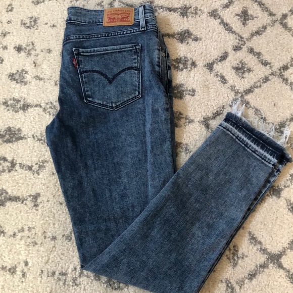 Levi's Denim - Levi’s 711 Skinny - size 28
